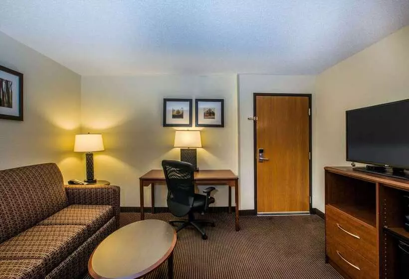 فندق Americinn By Wyndham Grand Forks
