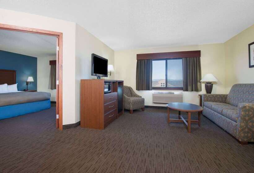 هتل Americinn By Wyndham Windsor Ft. Collins