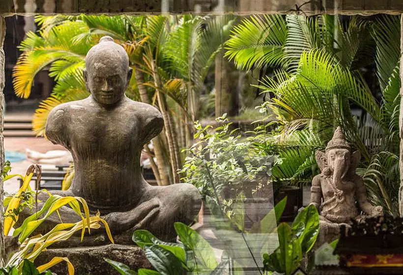 Angkor Monument Hotel