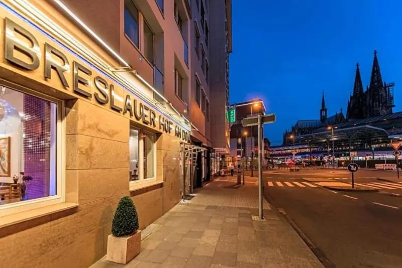 هتل Breslauer Hof Am Dom