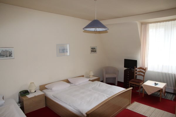 هتل Deutscher Kaiser