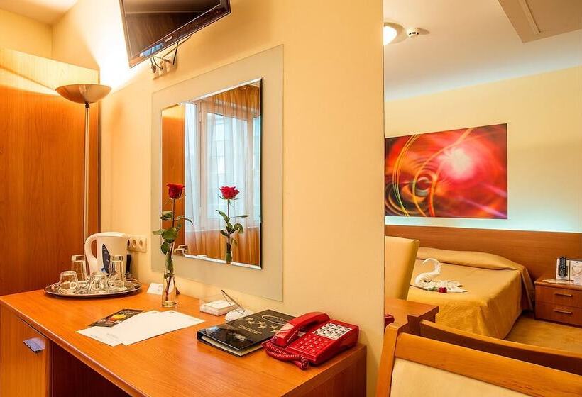 Europe Hotel   Free Underground Parking