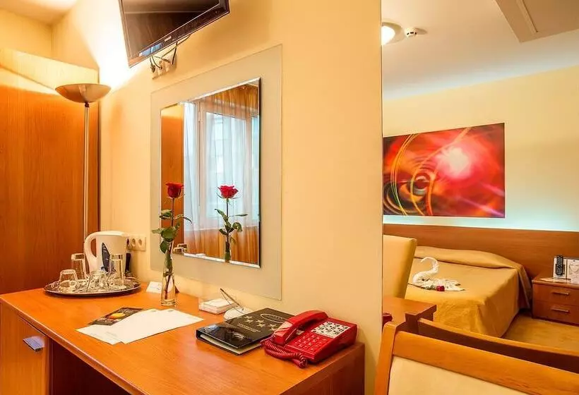 Europe Hotel   Free Underground Parking