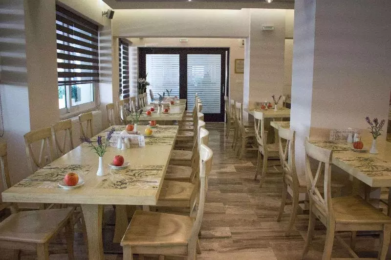 Europe Hotel   Free Underground Parking