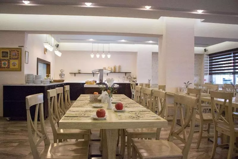 Europe Hotel   Free Underground Parking