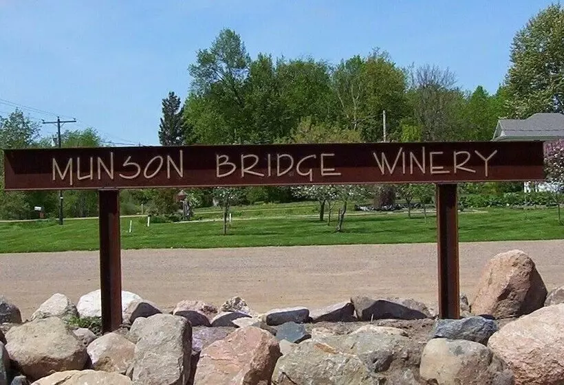 Отель Fairbridge Inn & Suites