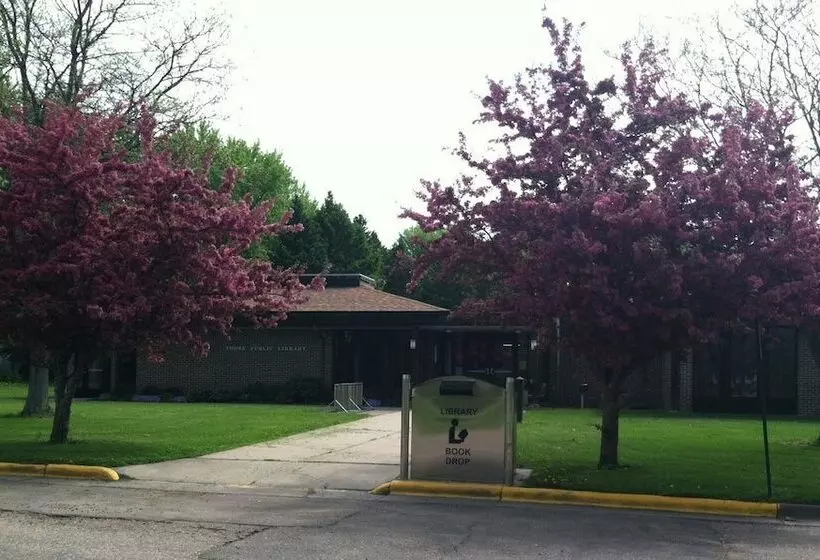 Отель Fairbridge Inn & Suites