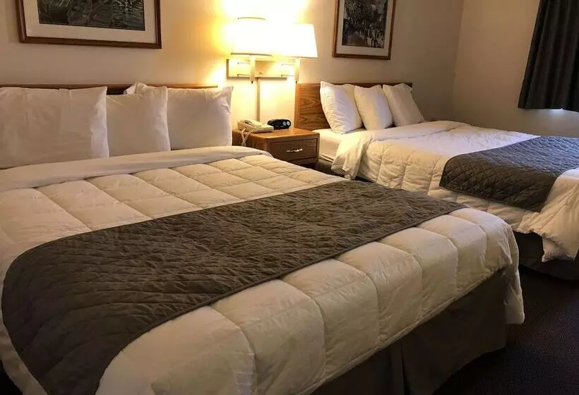 Отель Fairbridge Inn & Suites