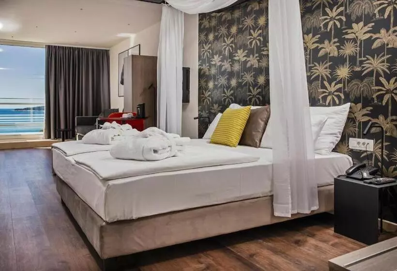 Mimosa Lido Palace   Maslinica Hotels & Resorts