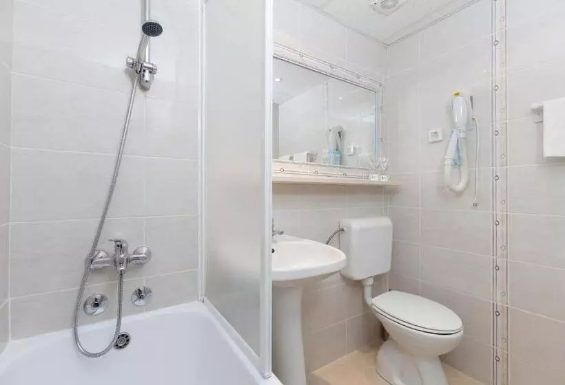 Mimosa Lido Palace   Maslinica Hotels & Resorts