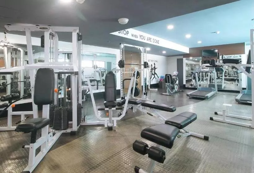 فندق Reddoorz Premium At The Residences Olympia Makati