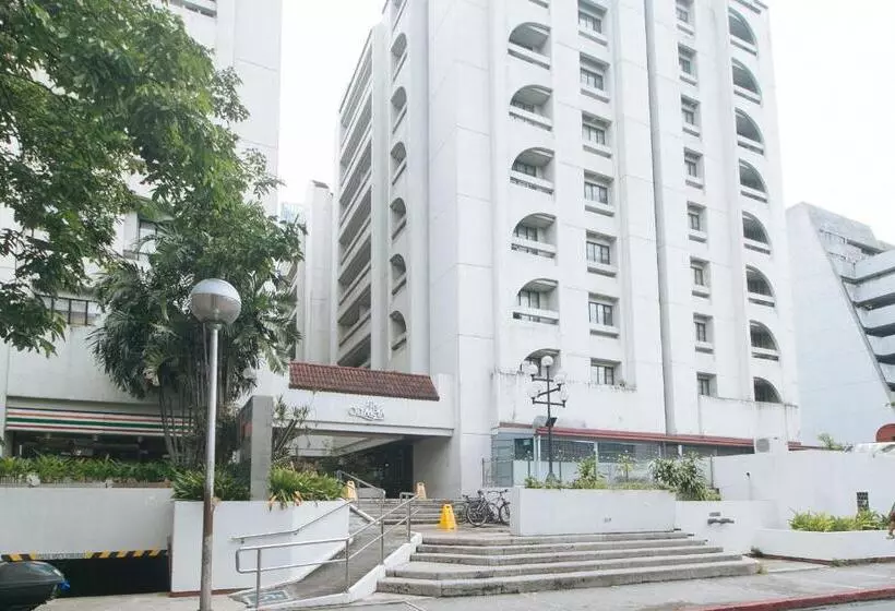 فندق Reddoorz Premium At The Residences Olympia Makati