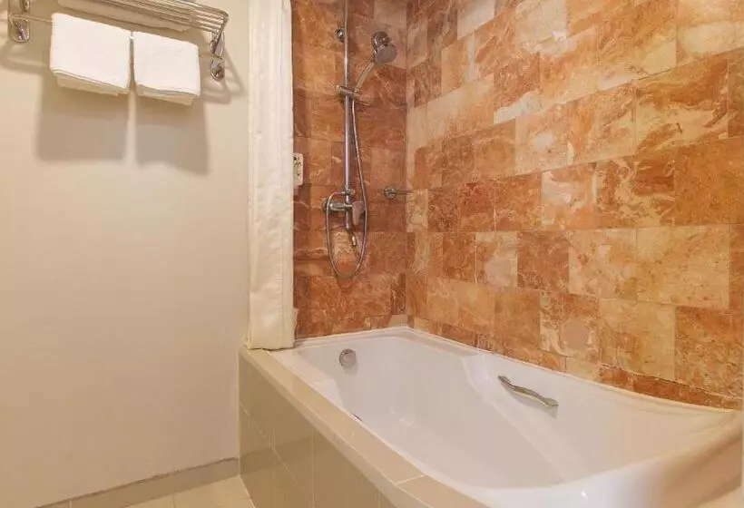 فندق Reddoorz Premium At The Residences Olympia Makati