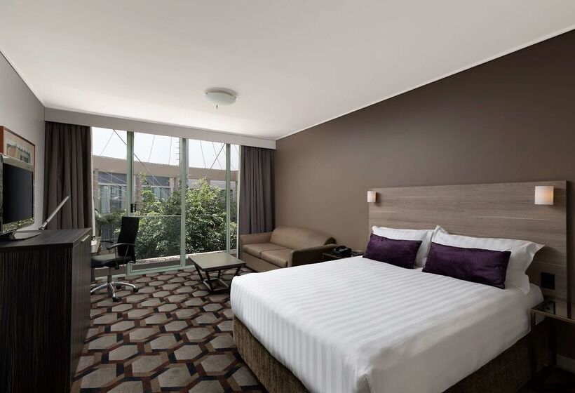 Otel Rydges Canberra