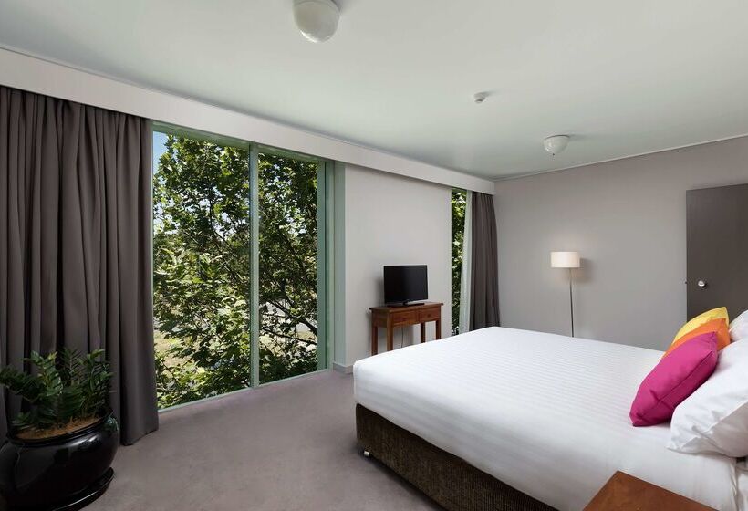 Otel Rydges Canberra