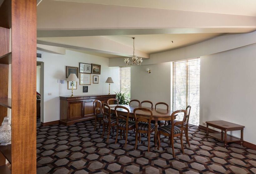 Otel Rydges Canberra