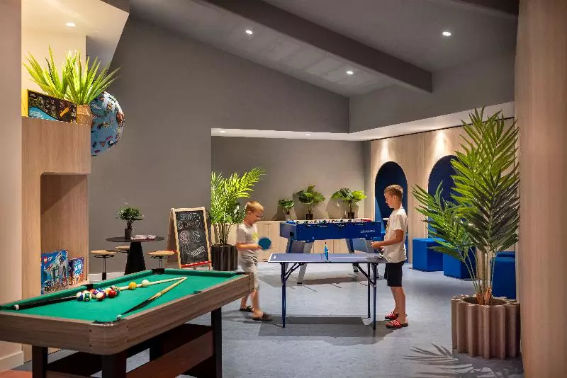 هتل Valamar Tirena