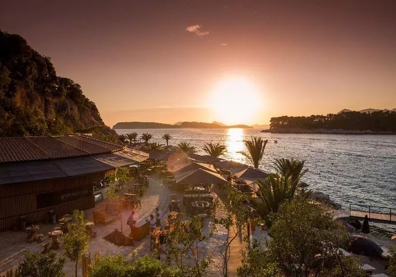 هتل Valamar Tirena