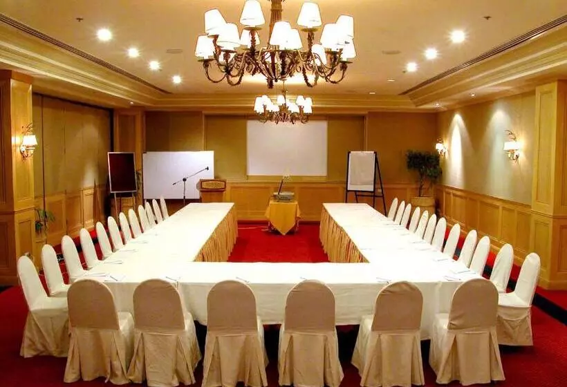 Waterfront Cebu City Hotel & Casino