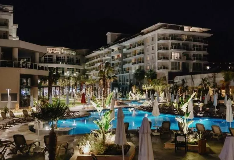 منتجع Akra Kemer