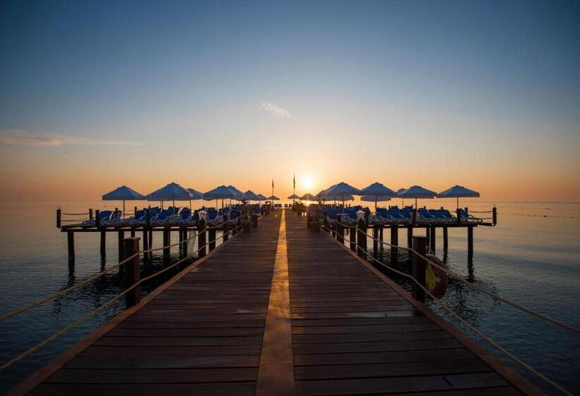 渡假胜地  Akra Kemer