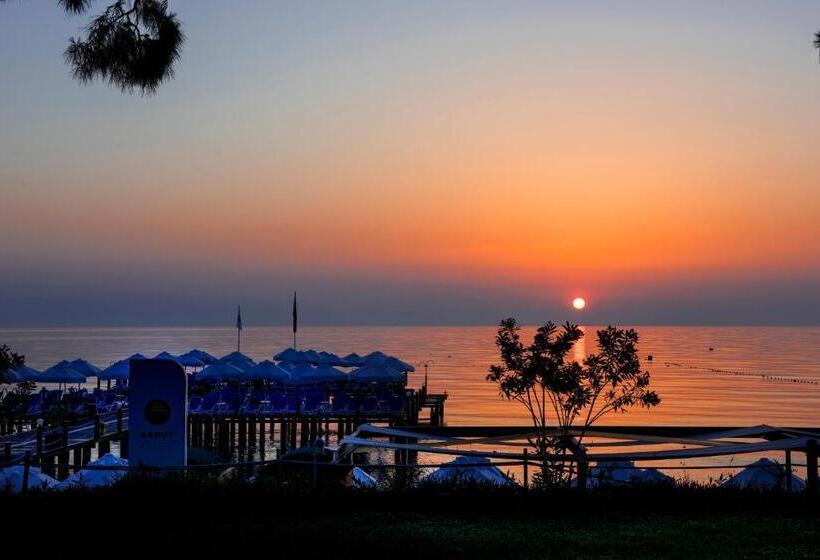 渡假胜地  Akra Kemer