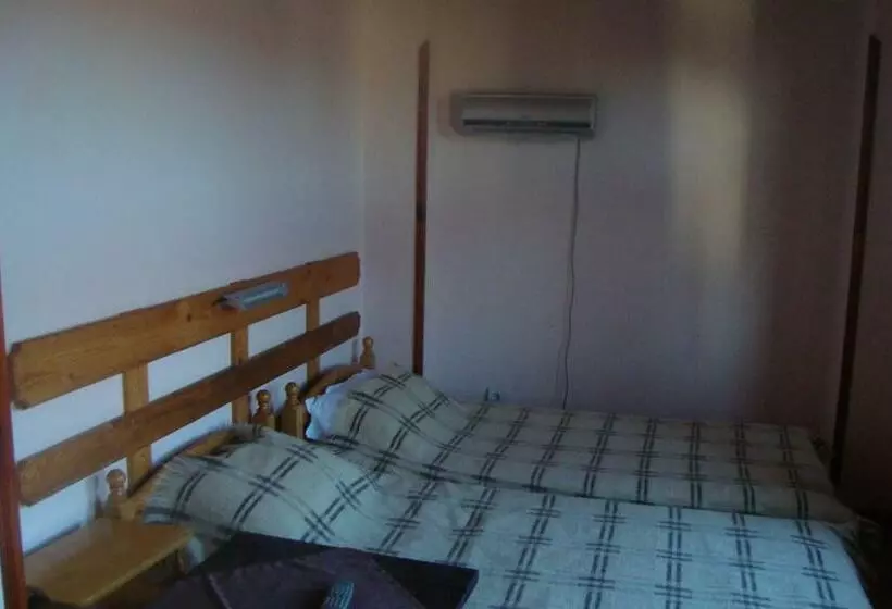 هاستل Garchev Han