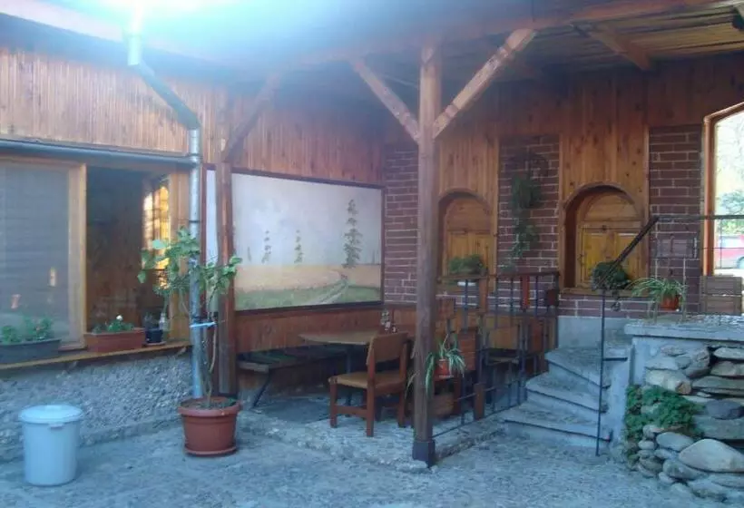 هاستل Garchev Han