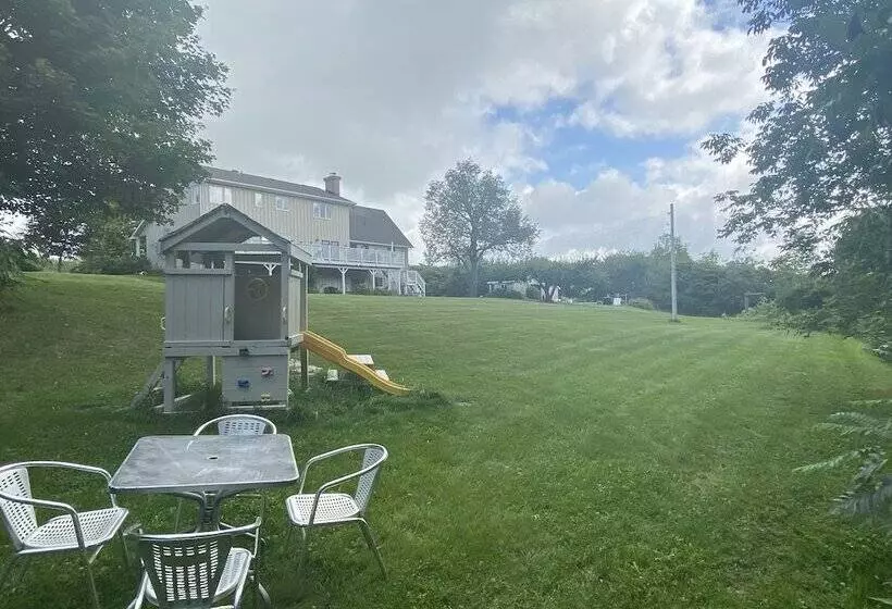 Retkeilymaja The Glen Huron Inn