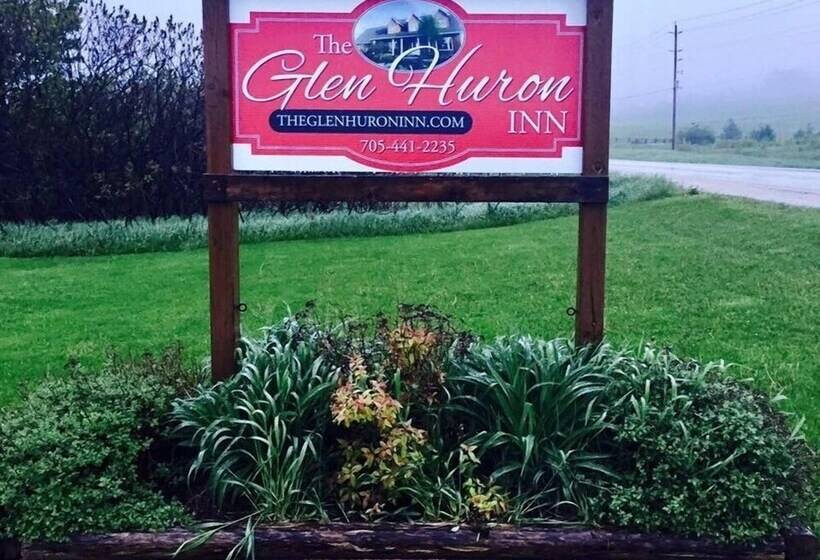 فندق صغير The Glen Huron Inn