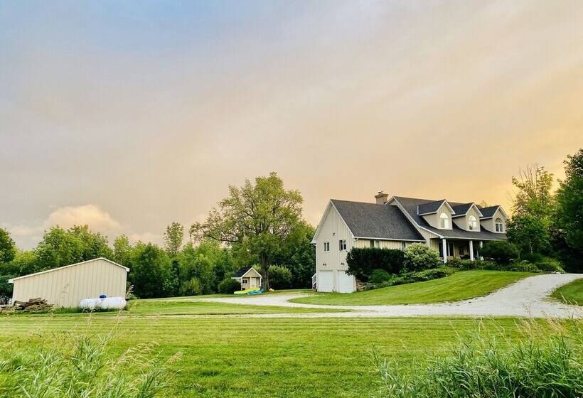 فندق صغير The Glen Huron Inn