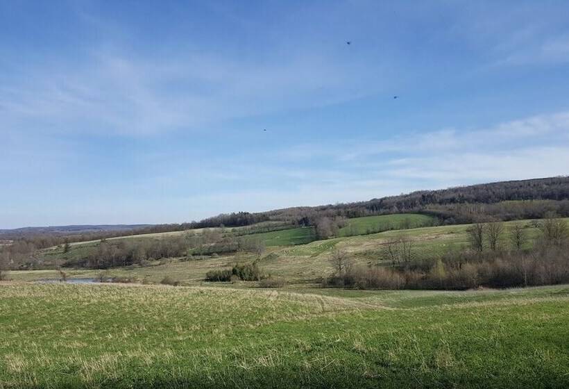 فندق صغير The Glen Huron Inn