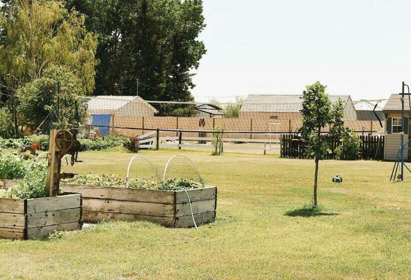 민박 Country Barn B And B