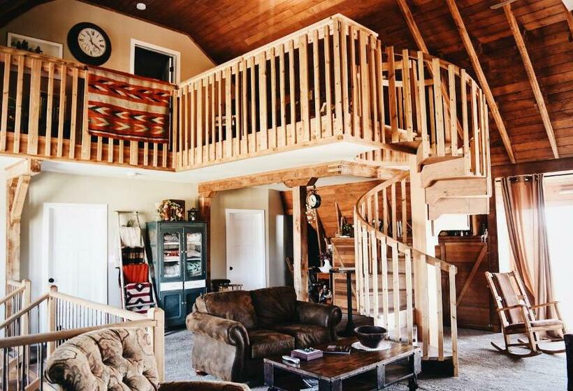 민박 Country Barn B And B