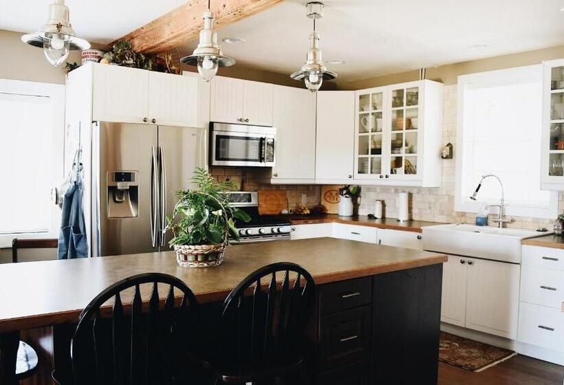 민박 Country Barn B And B