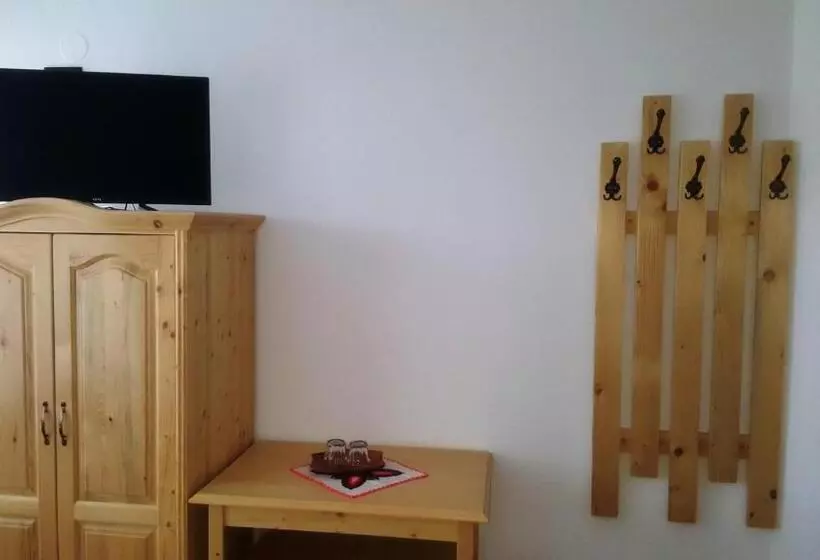 Aamiaismajoitus (B&B) Hazanéző Panzió