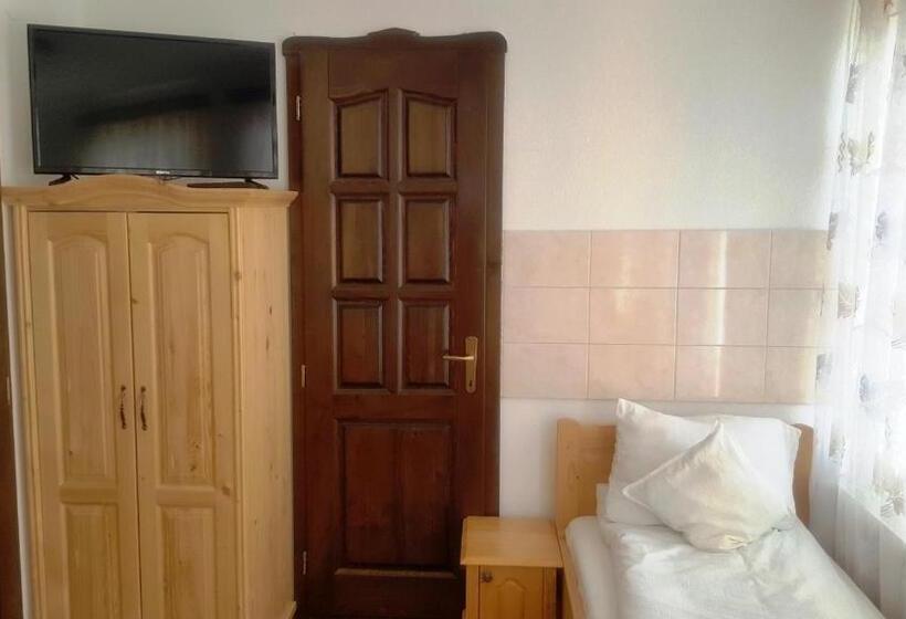 تختخواب و صبحانه Hazanéző Panzió