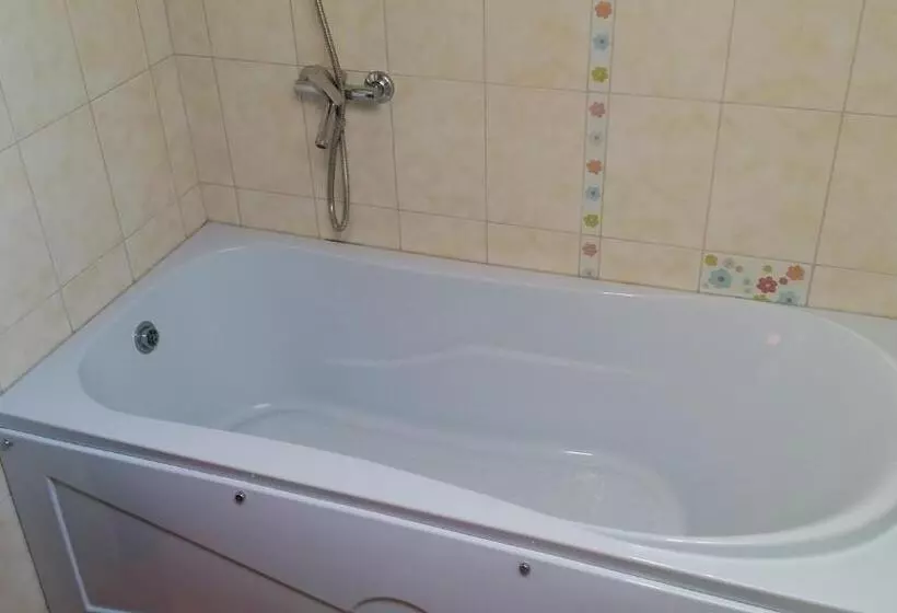 Aamiaismajoitus (B&B) Hazanéző Panzió