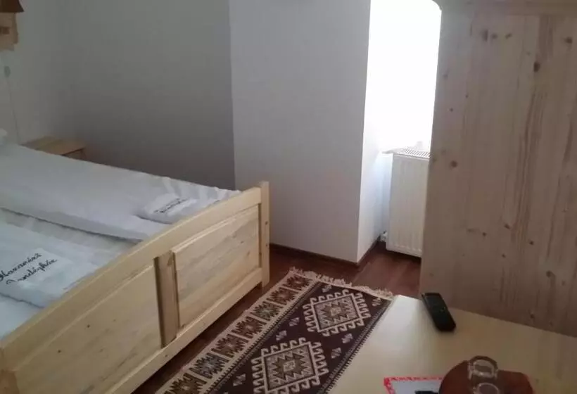 Aamiaismajoitus (B&B) Hazanéző Panzió