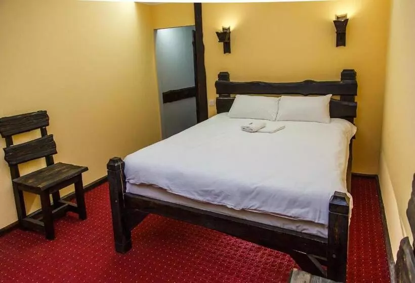 Hotelli Dniprovskiy Dvir