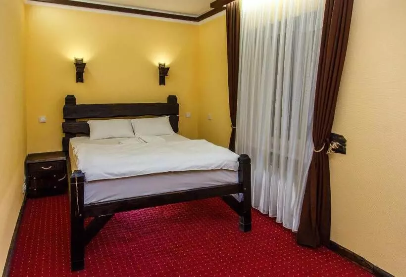 Hotelli Dniprovskiy Dvir