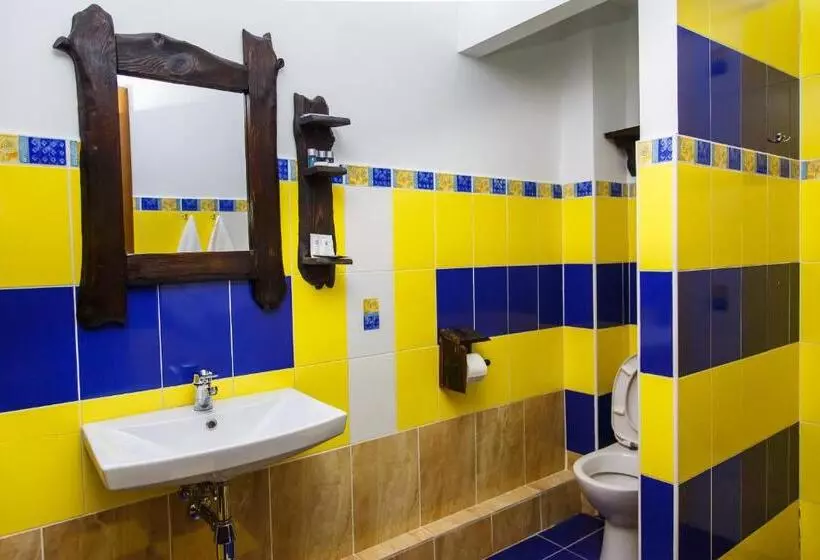 Hotelli Dniprovskiy Dvir