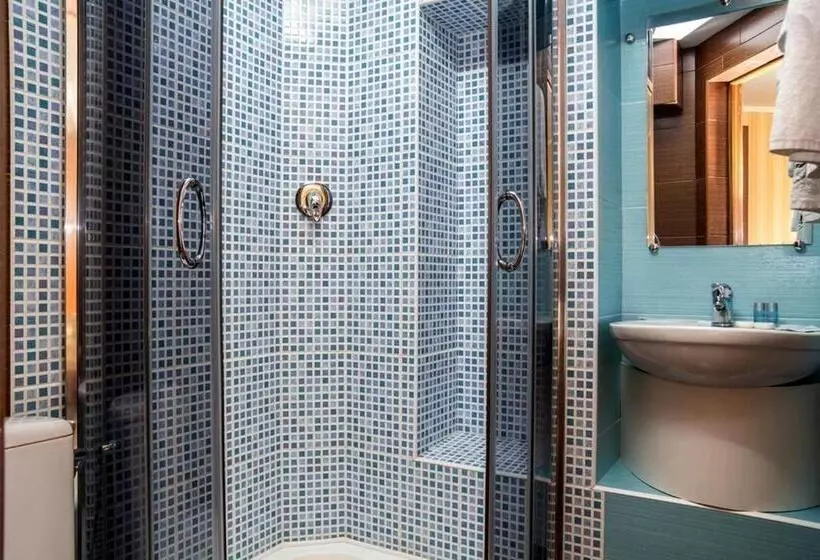 Hotelli Dniprovskiy Dvir