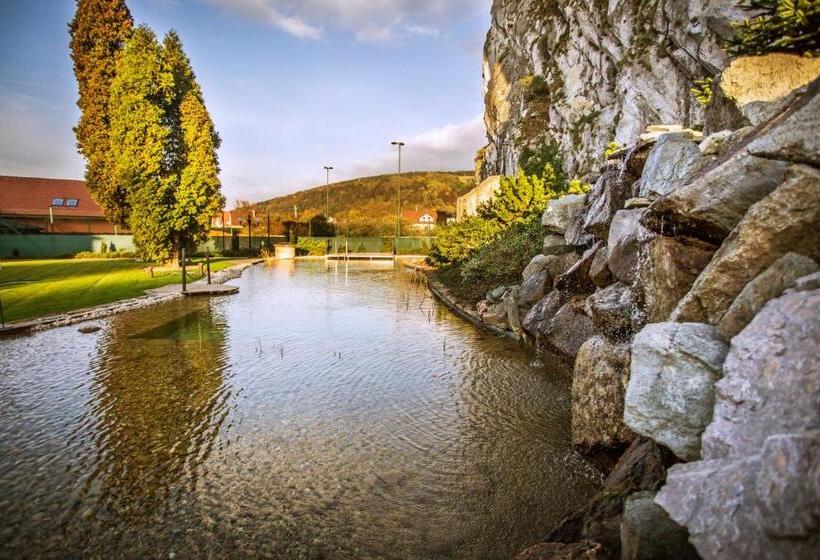 فندق Kúria Beckov Penzión