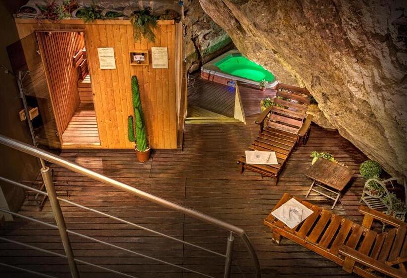 فندق Kúria Beckov Penzión