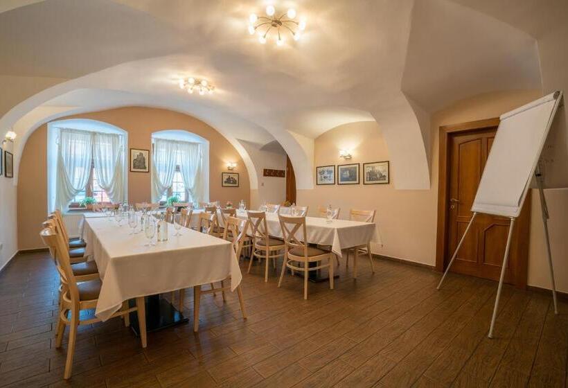 فندق Kúria Beckov Penzión