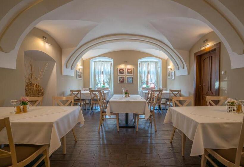 فندق Kúria Beckov Penzión