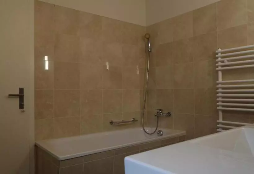 Hotelli Lakeview Bei Interlaken