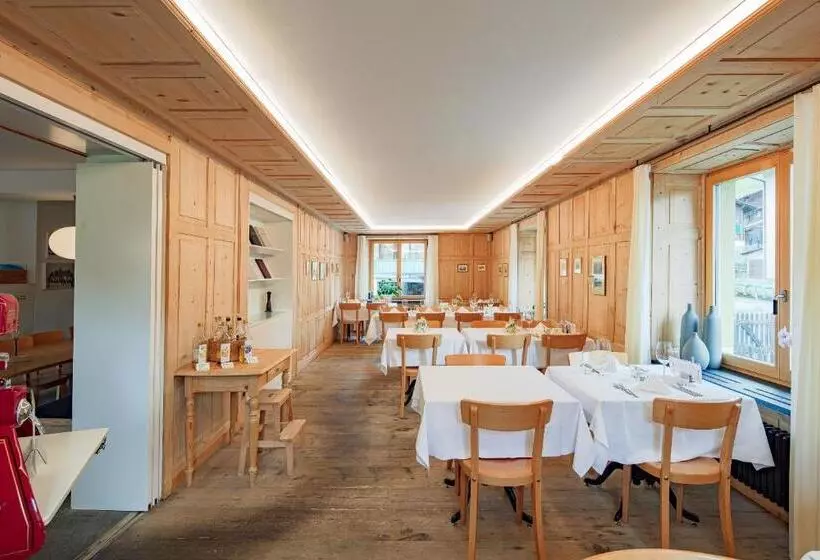 ホテル Vallatscha