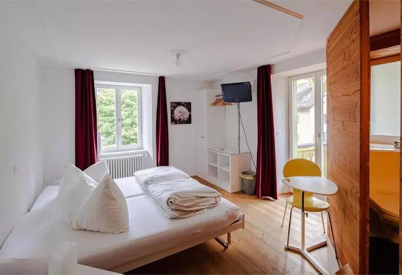 ホテル Vallatscha